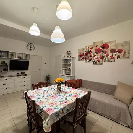 La Camelia House * Bracelli
