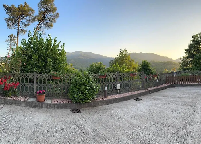 La Camelia House