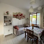 La Camelia House *